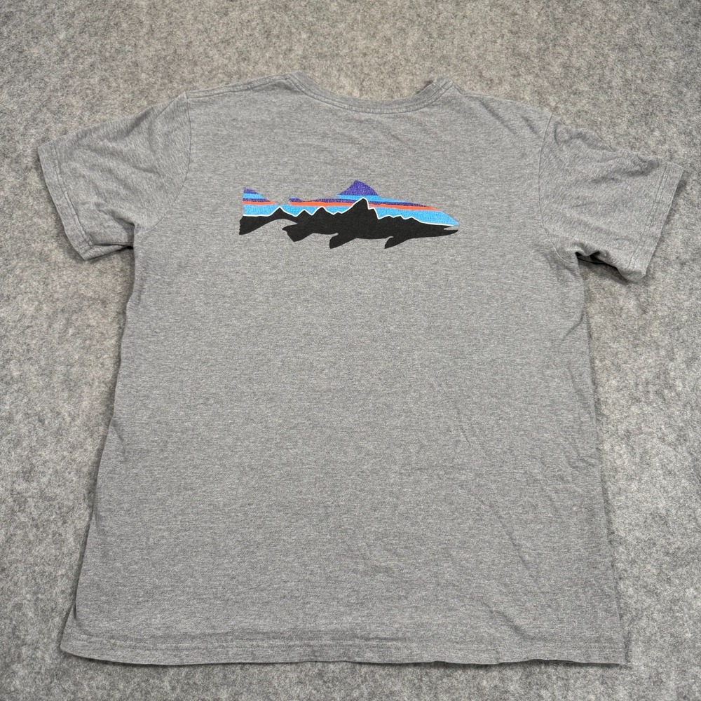 Patagonia Gray Fitz Roy Smallmouth Responsibili Short Sleeve T-Shirt Men Size M